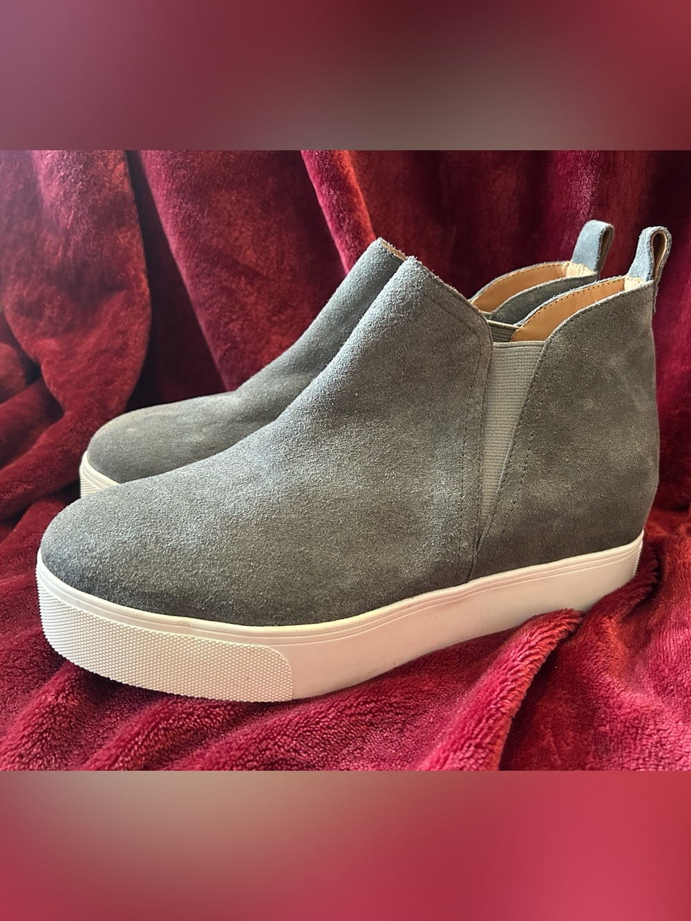 J/Slides NYC Grey Suede Platform Sneaker Booties 
Slip-On Size 8 NWOB